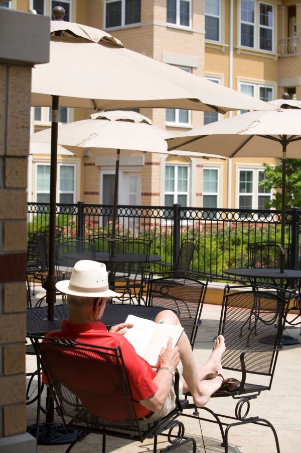 What are the Benefits of Luxury Senior Living?
